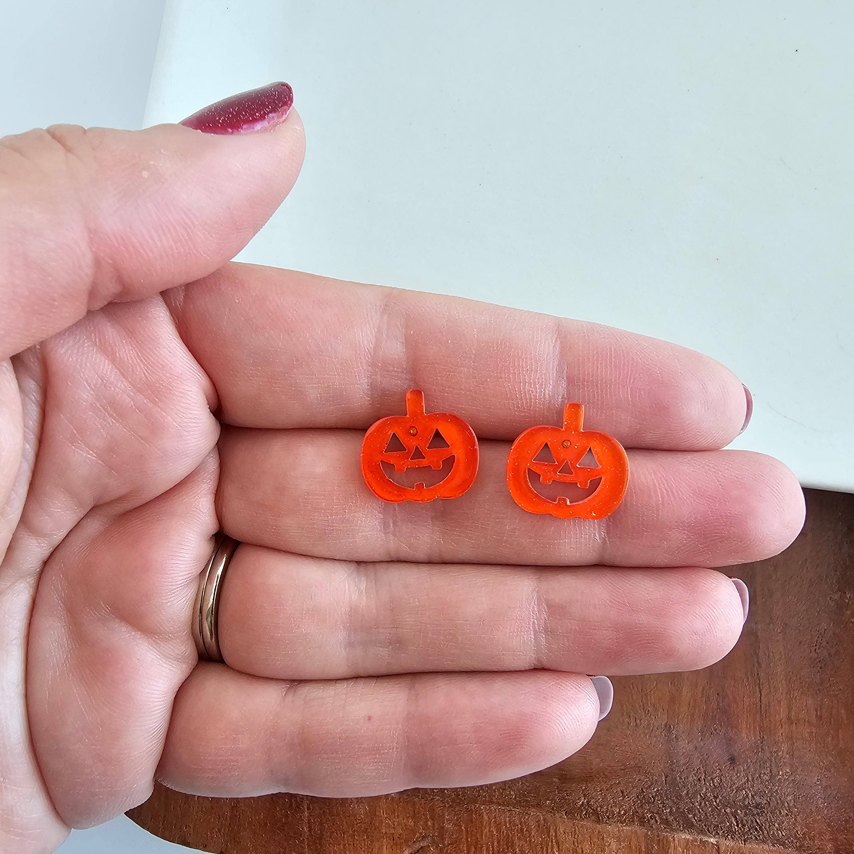 Jack O' Lantern Pumpkin Studs
