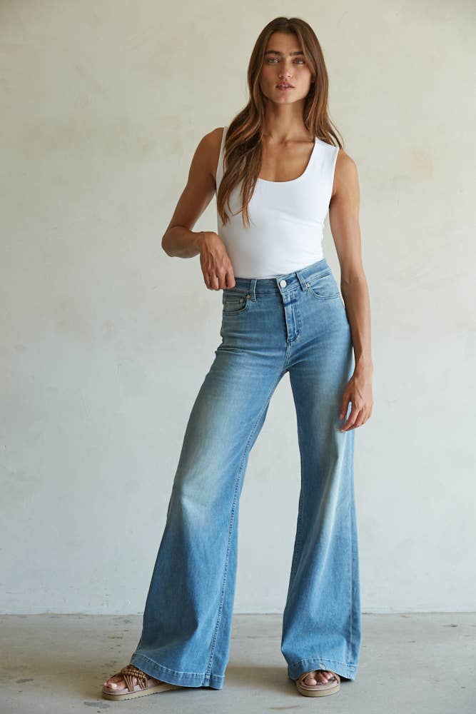 Double Layered Seamless Top | White