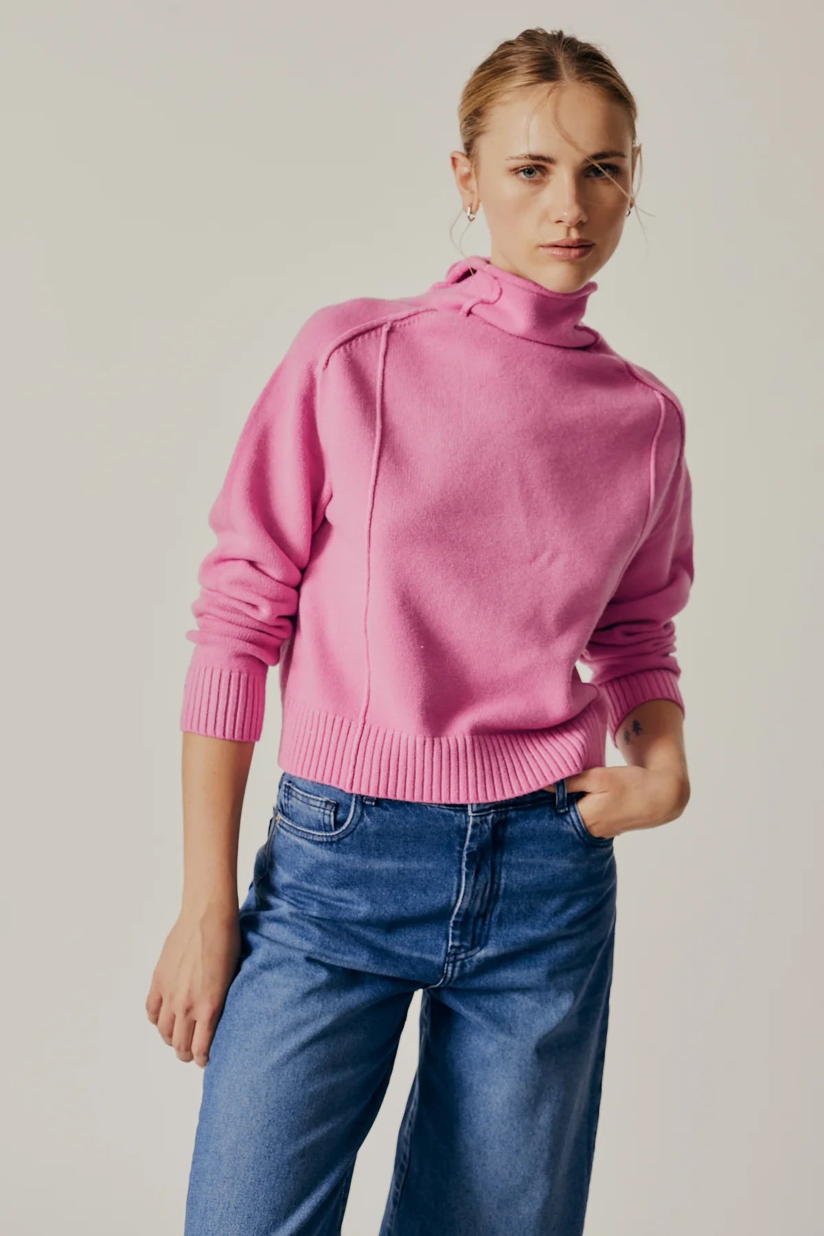 Magenta turtleneck discount