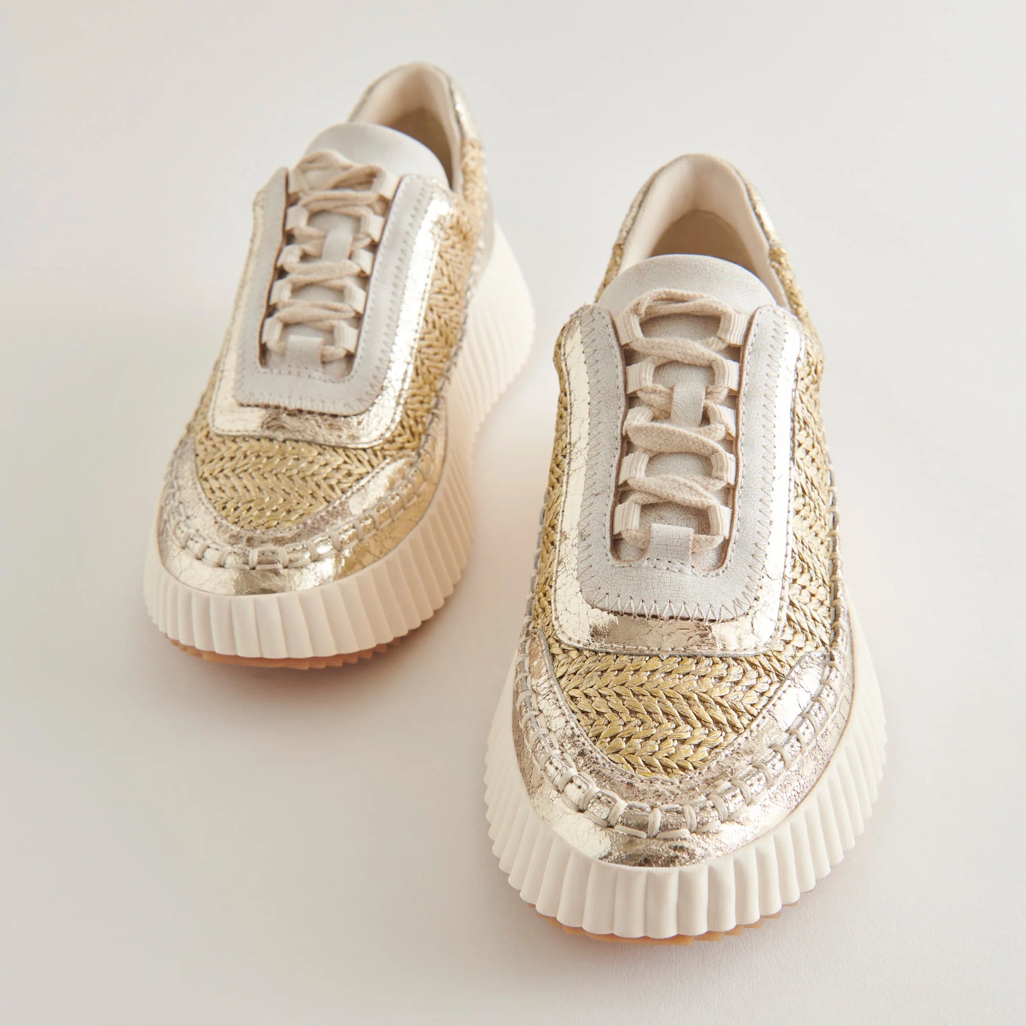Dolen Sneakers Gold Knit