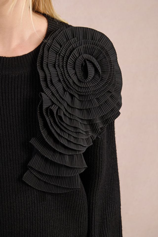 Flower Shoulder Sweater | Black