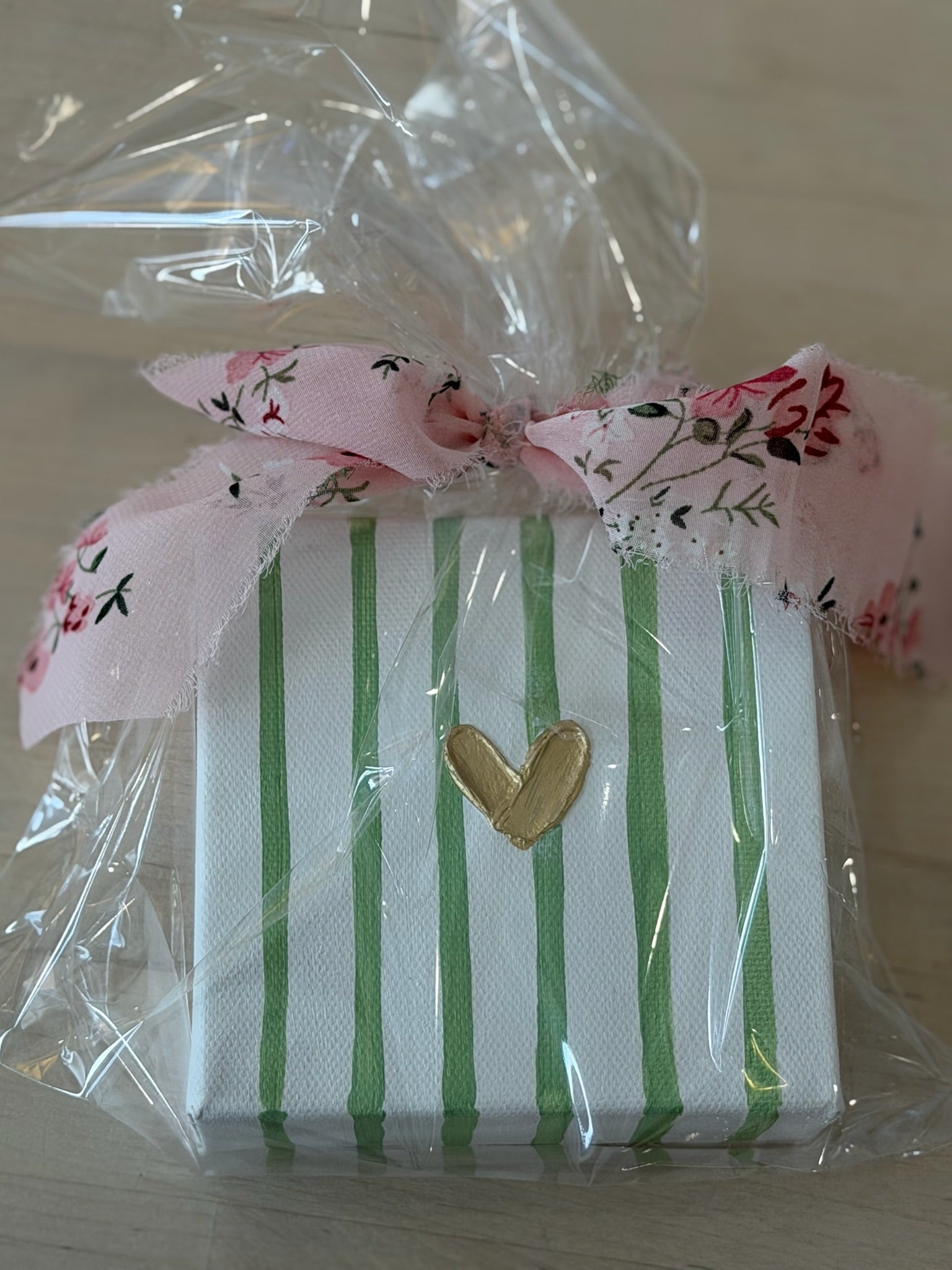 Canvas Art 4x4 | Green Heart