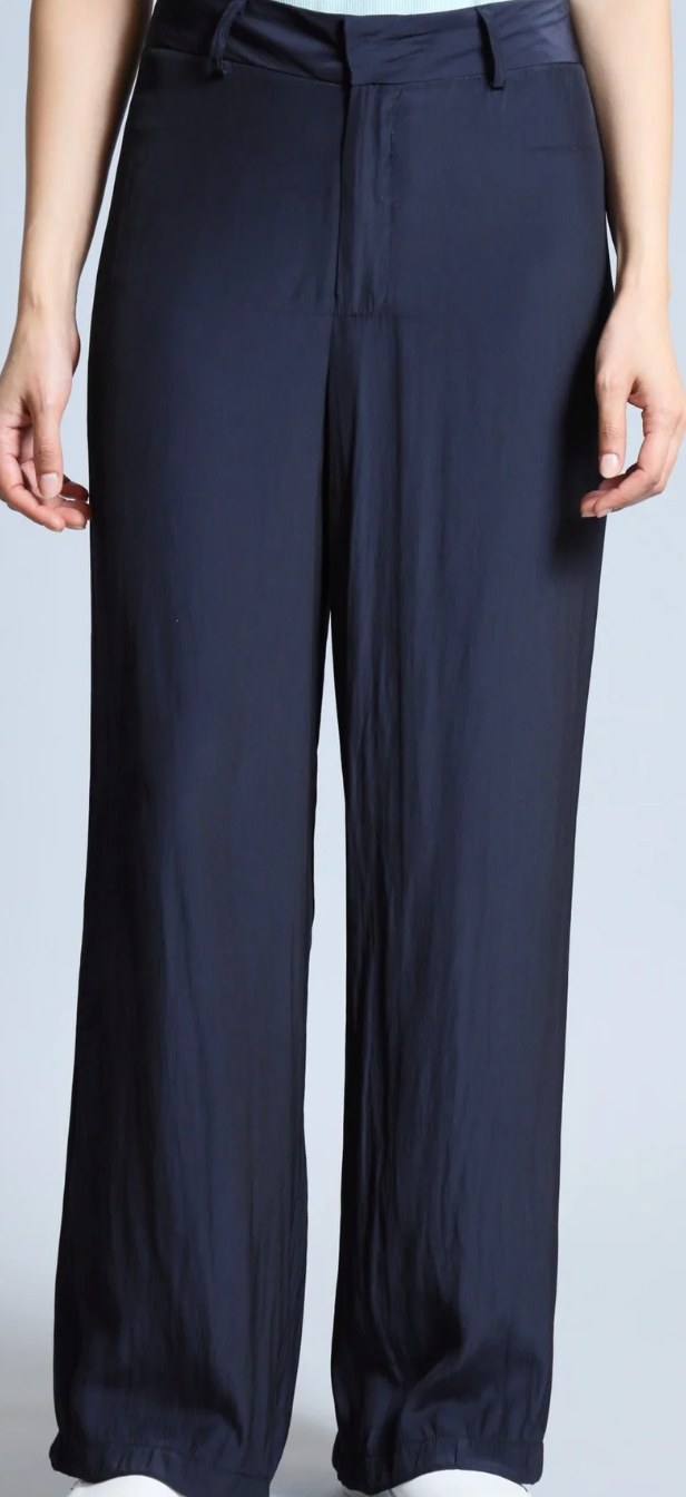 Satin Straight Leg Pant | Black