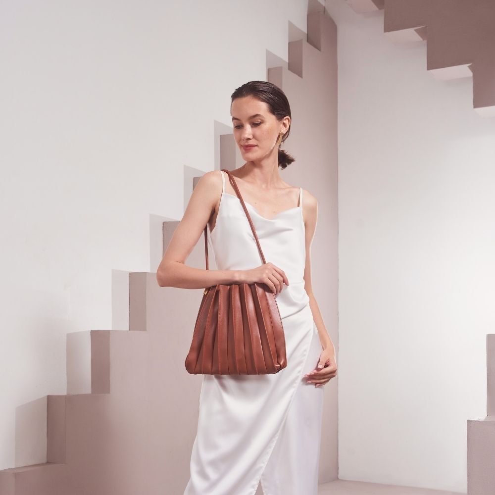 Carrie Pleated Shoulder Bag | Saddle