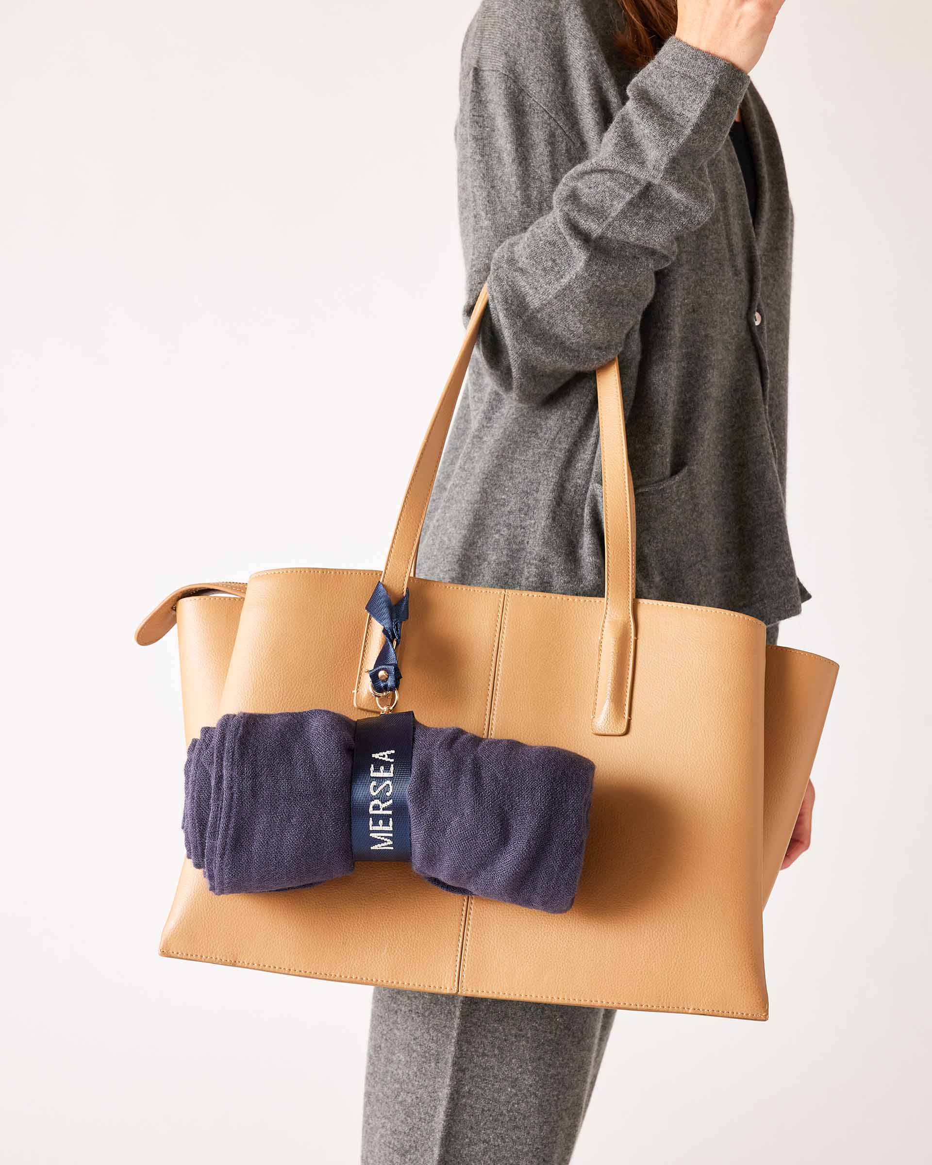 GoLightly Scarf I Navy