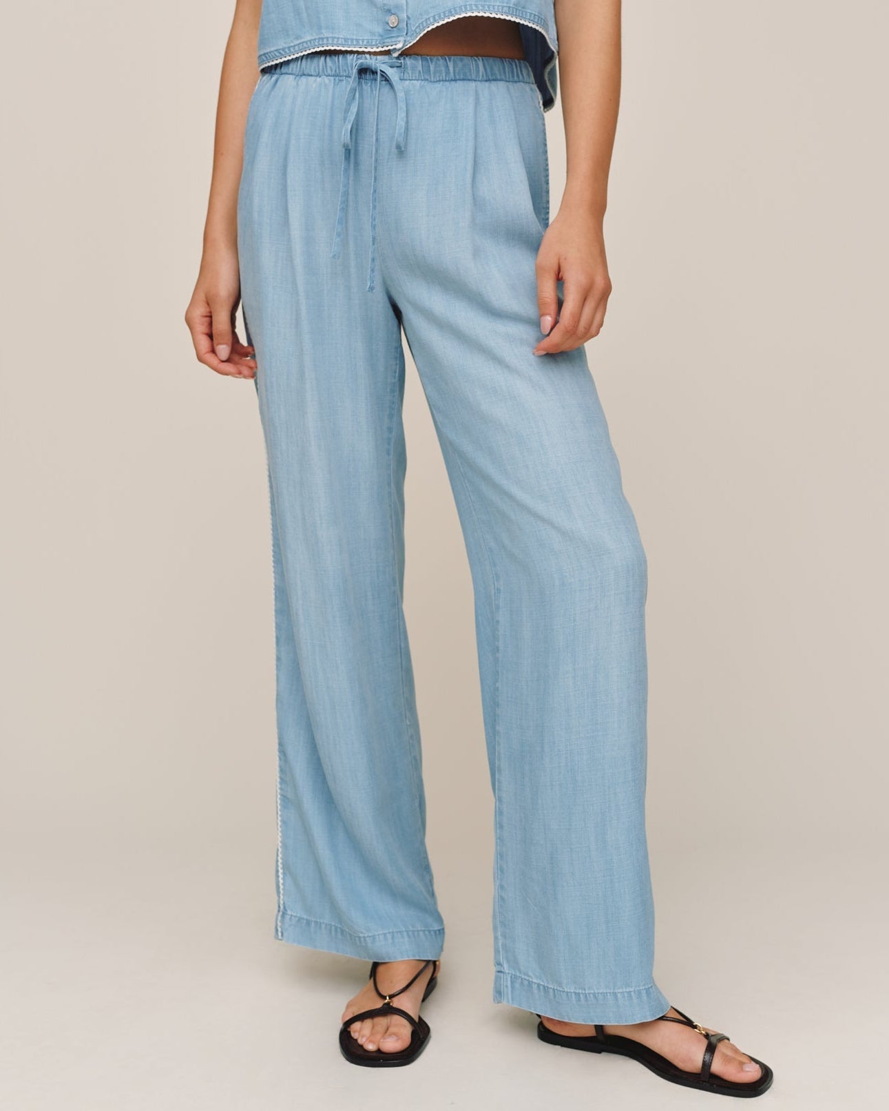 Bella Dahl Scallop Side Seam wide-leg pants in light chambray ombre mist wash with drawstring waist