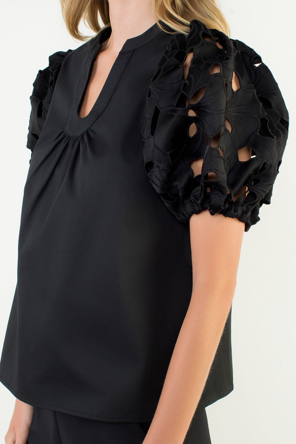 Marilyn Eyelet Sleeve Blouse | Black
